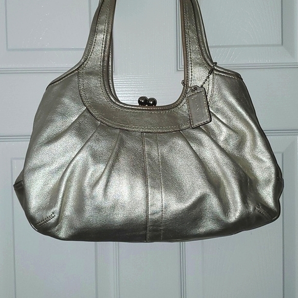 Coach Ergo Silver Metallic Pleated Leather Kisslock Shoulder Bag # 12831 - Picture 2 of 16